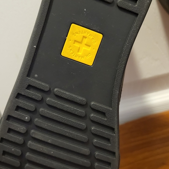 Soft Dr.Martens ankle booties - Picture 3 of 6